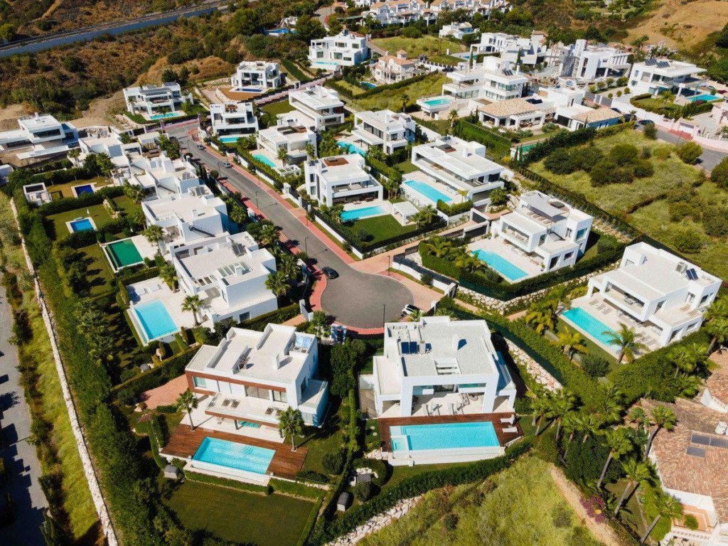 Detached Villa — Nueva Andalucía
