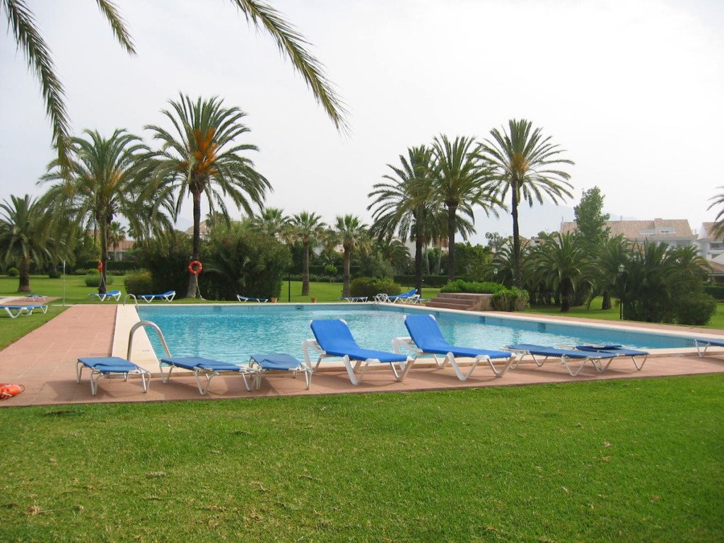 Villa – Chalet — Guadalmina Baja
