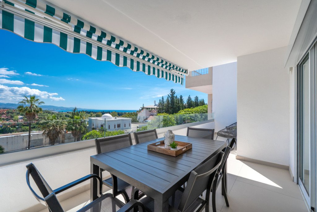 Middle Floor Apartment — Nueva Andalucía