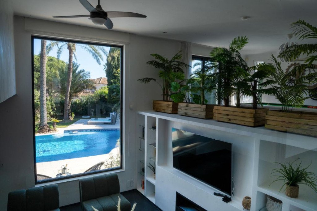 Villa – Chalet — Nueva Andalucía
