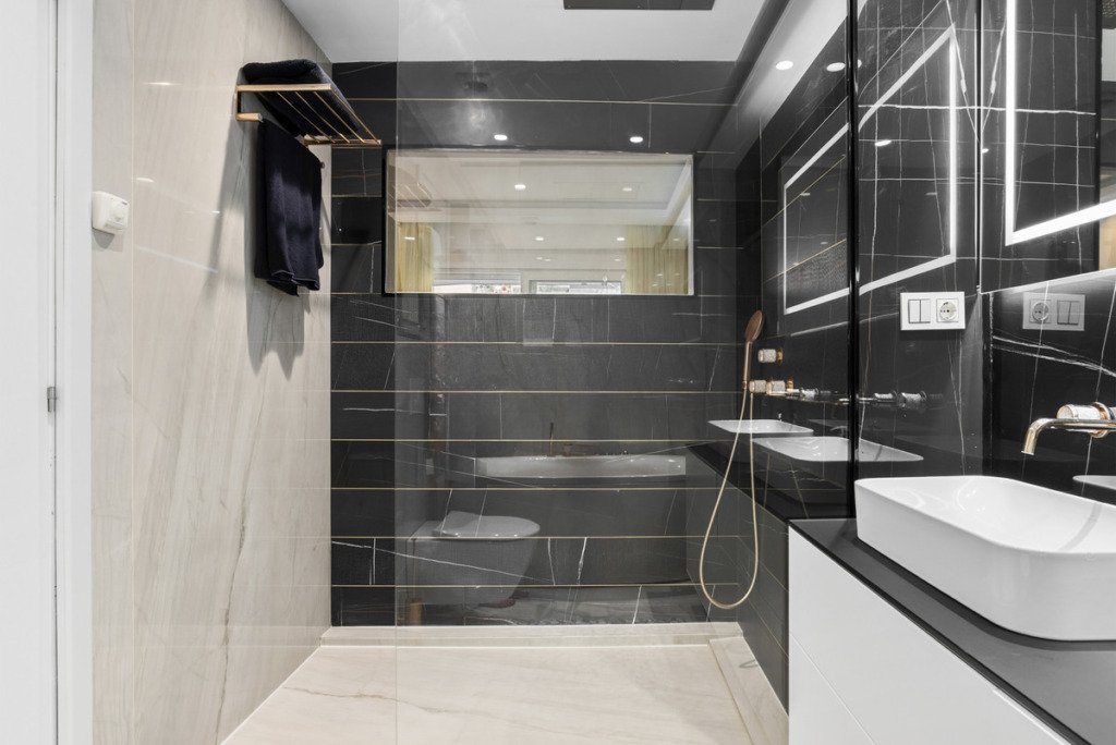 Middle Floor Apartment — Puerto Banús