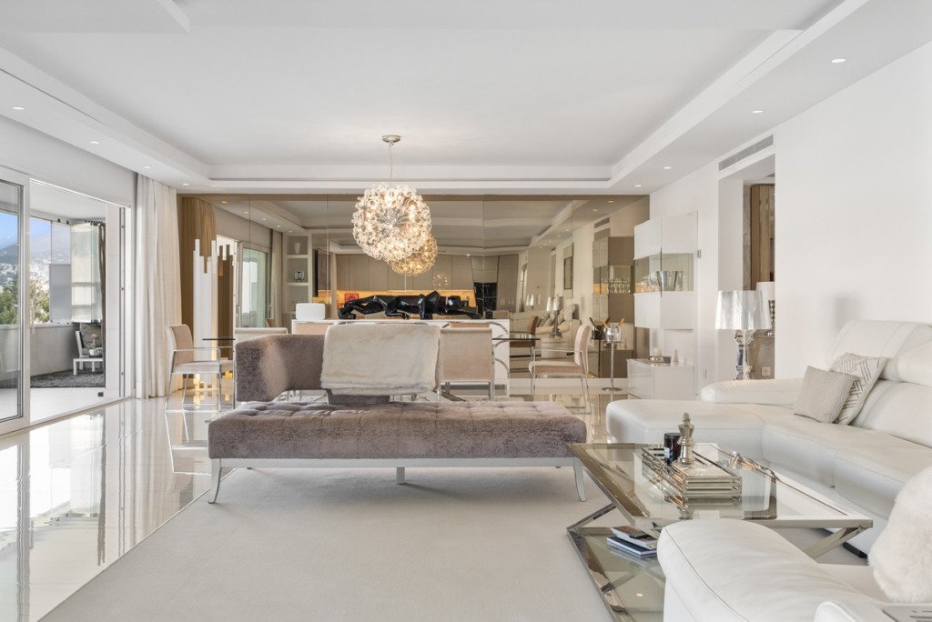 Middle Floor Apartment — Puerto Banús
