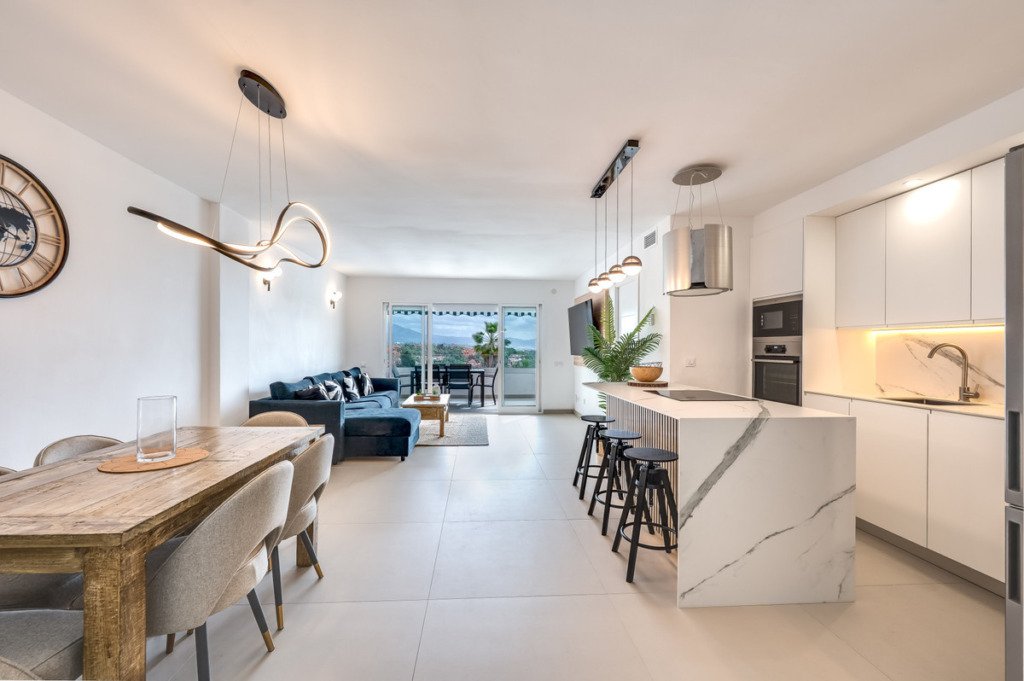 Middle Floor Apartment — Nueva Andalucía
