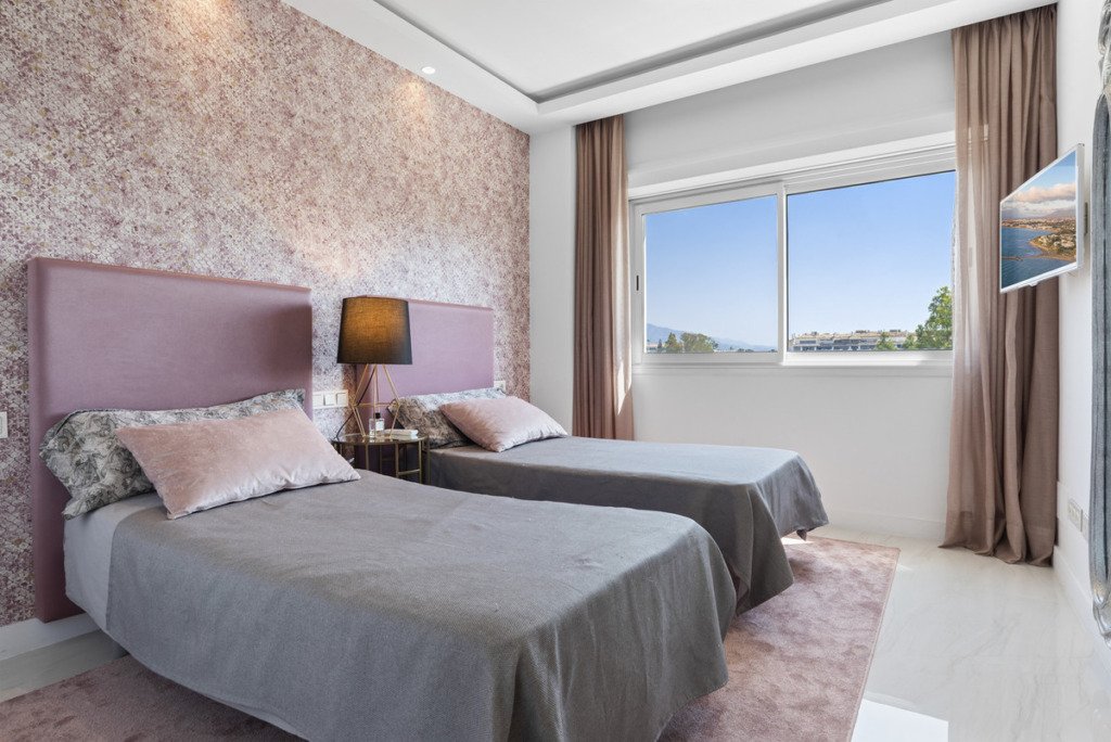 Middle Floor Apartment — Puerto Banús