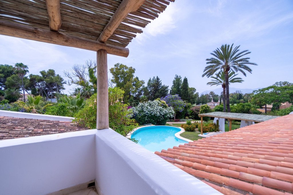 Villa – Chalet — Guadalmina Baja