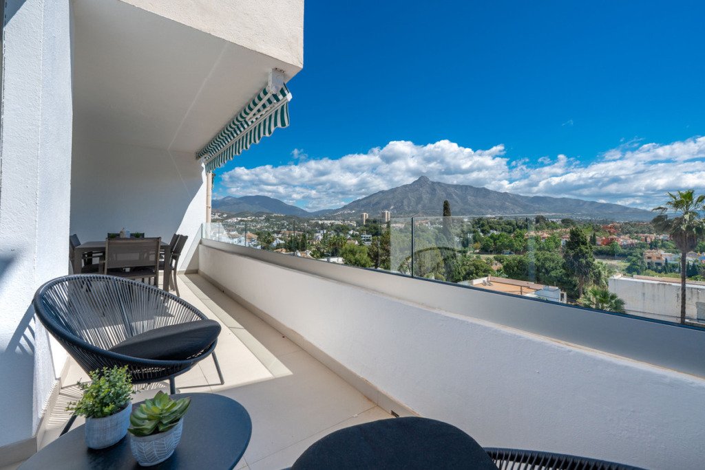 Middle Floor Apartment — Nueva Andalucía