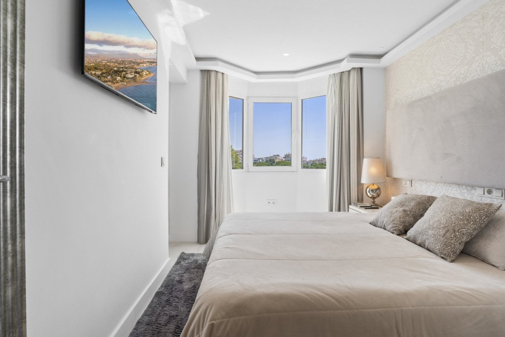 Middle Floor Apartment — Puerto Banús