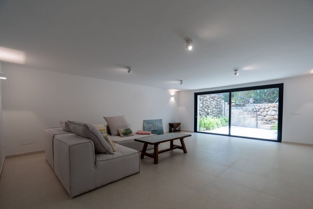 Villa – Chalet — Guadalmina Baja