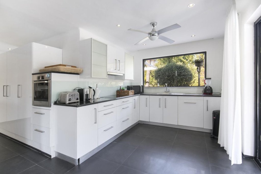 Villa – Chalet — Nueva Andalucía