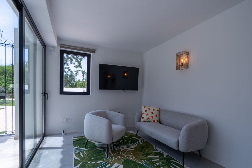 Villa – Chalet — Guadalmina Baja