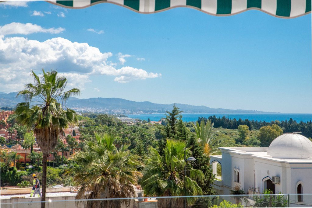 Middle Floor Apartment — Nueva Andalucía