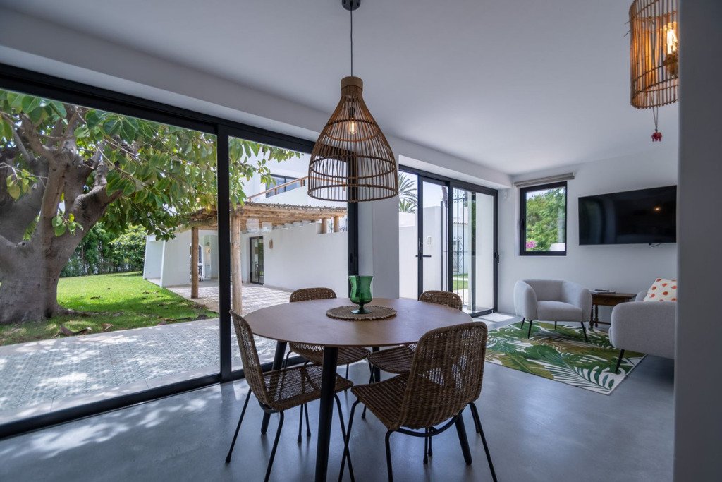 Villa – Chalet — Guadalmina Baja