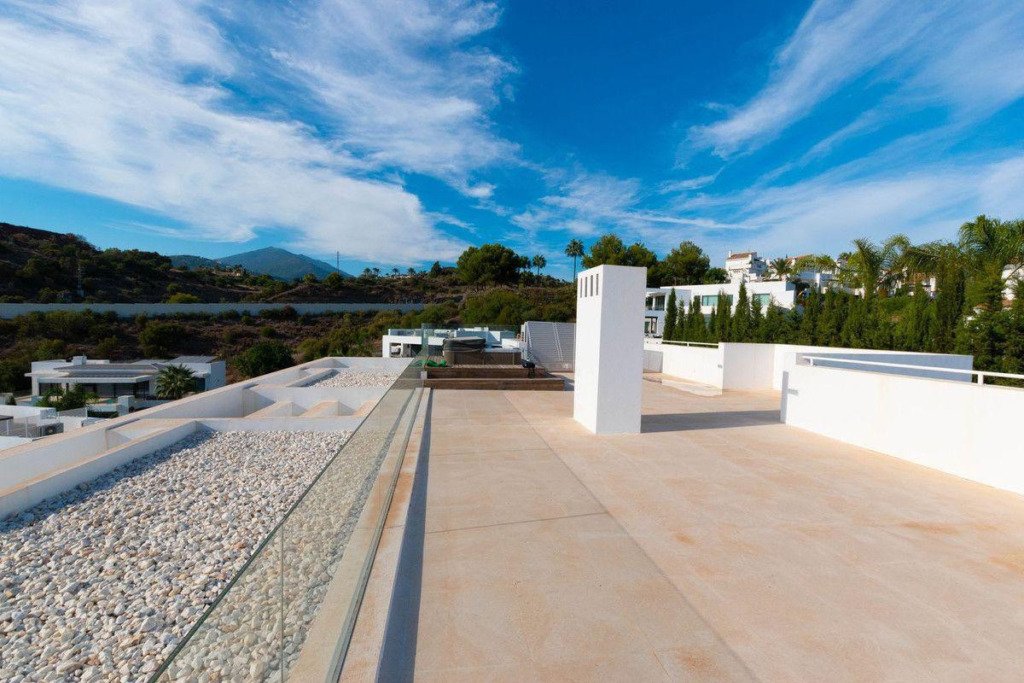 Detached Villa — Nueva Andalucía