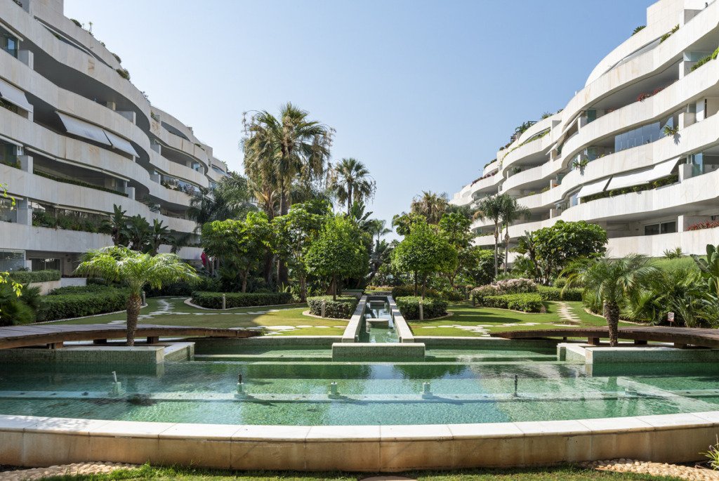 Middle Floor Apartment — Puerto Banús