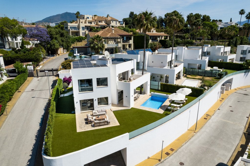 Villa – Chalet — Benahavís