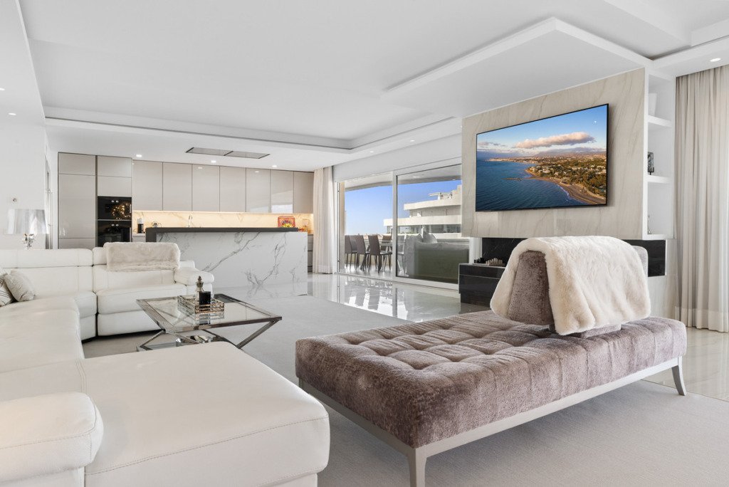 Middle Floor Apartment — Puerto Banús