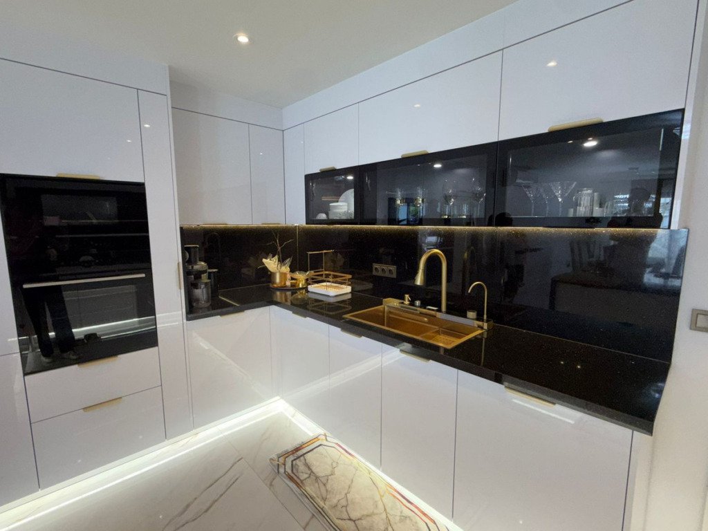 Detached Villa — Estepona
