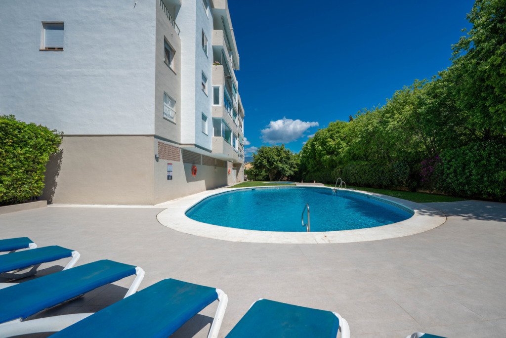 Middle Floor Apartment — Nueva Andalucía