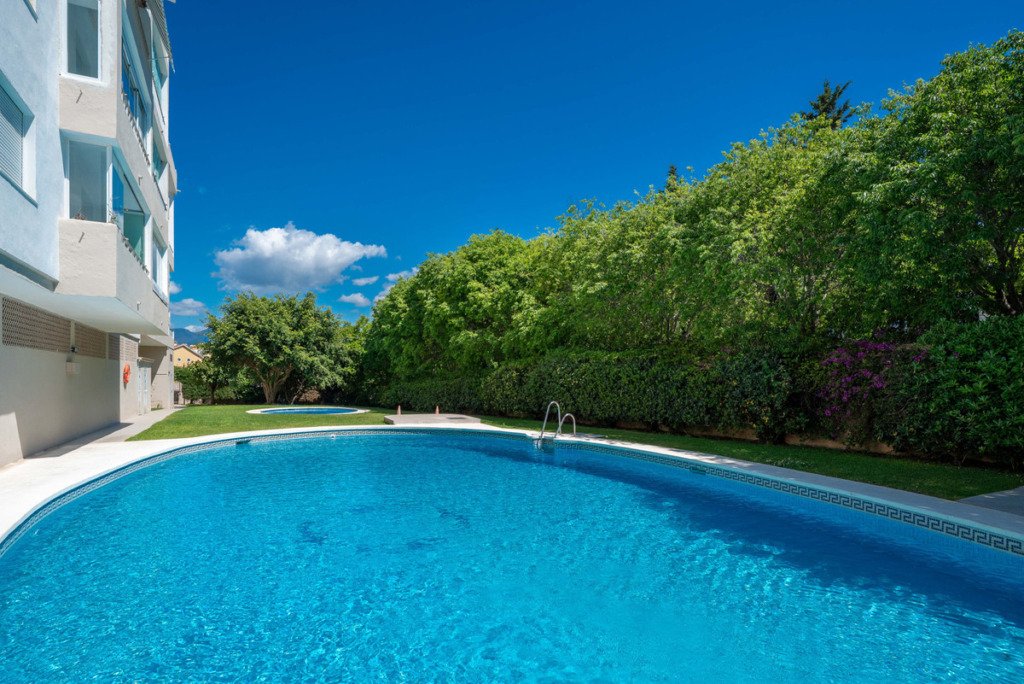 Middle Floor Apartment — Nueva Andalucía