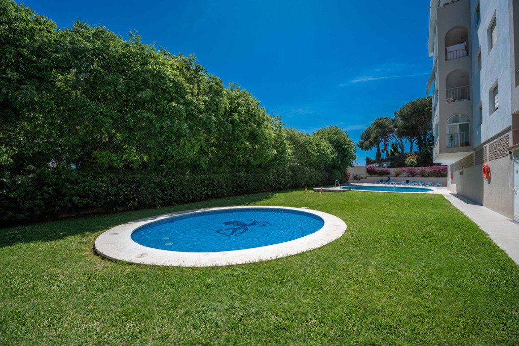 Middle Floor Apartment — Nueva Andalucía