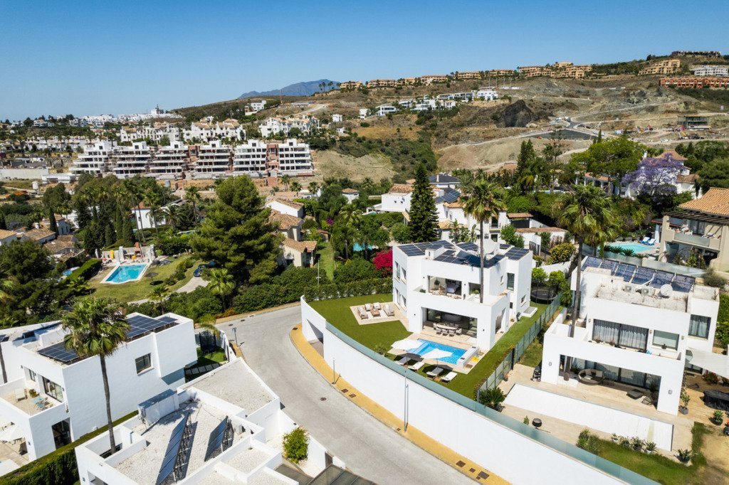 Villa – Chalet — Benahavís