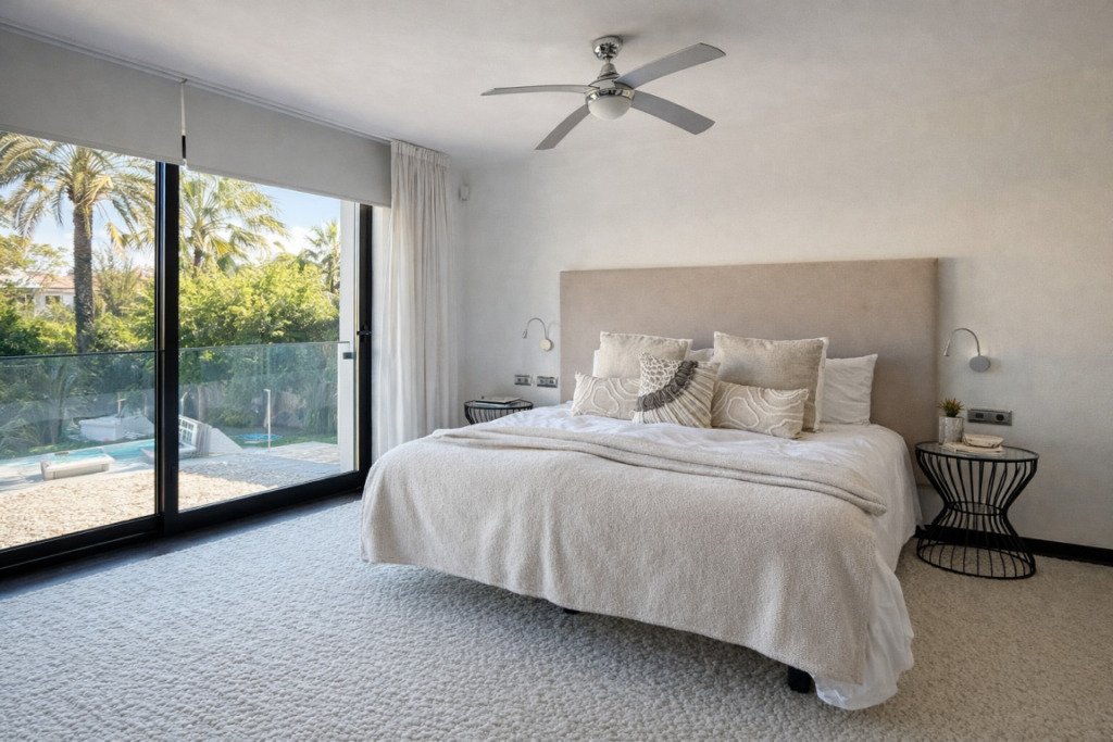 Villa – Chalet — Nueva Andalucía