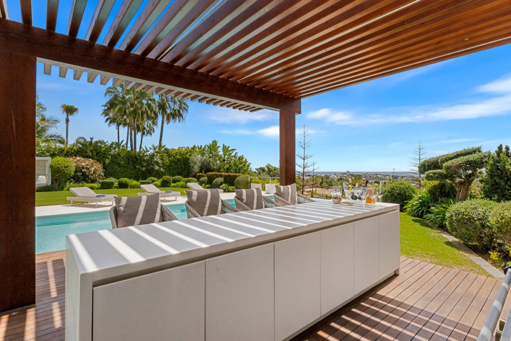 Detached Villa — Nueva Andalucía