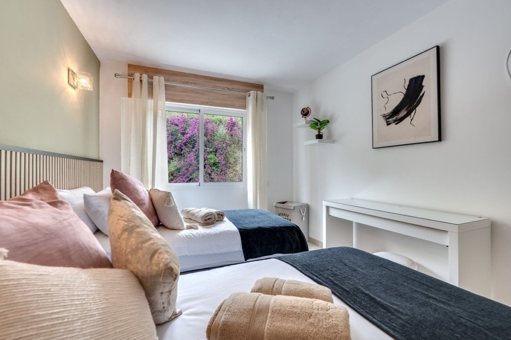 Middle Floor Apartment — Nueva Andalucía