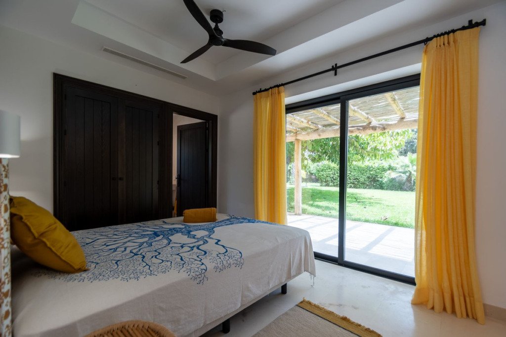 Villa – Chalet — Guadalmina Baja
