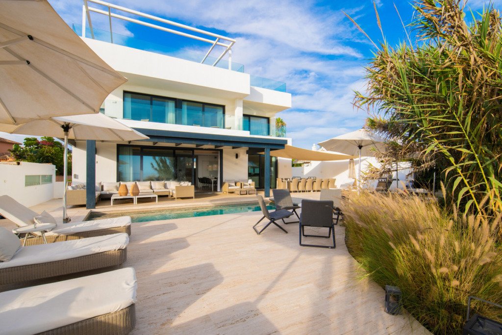 Villa – Chalet — Costabella