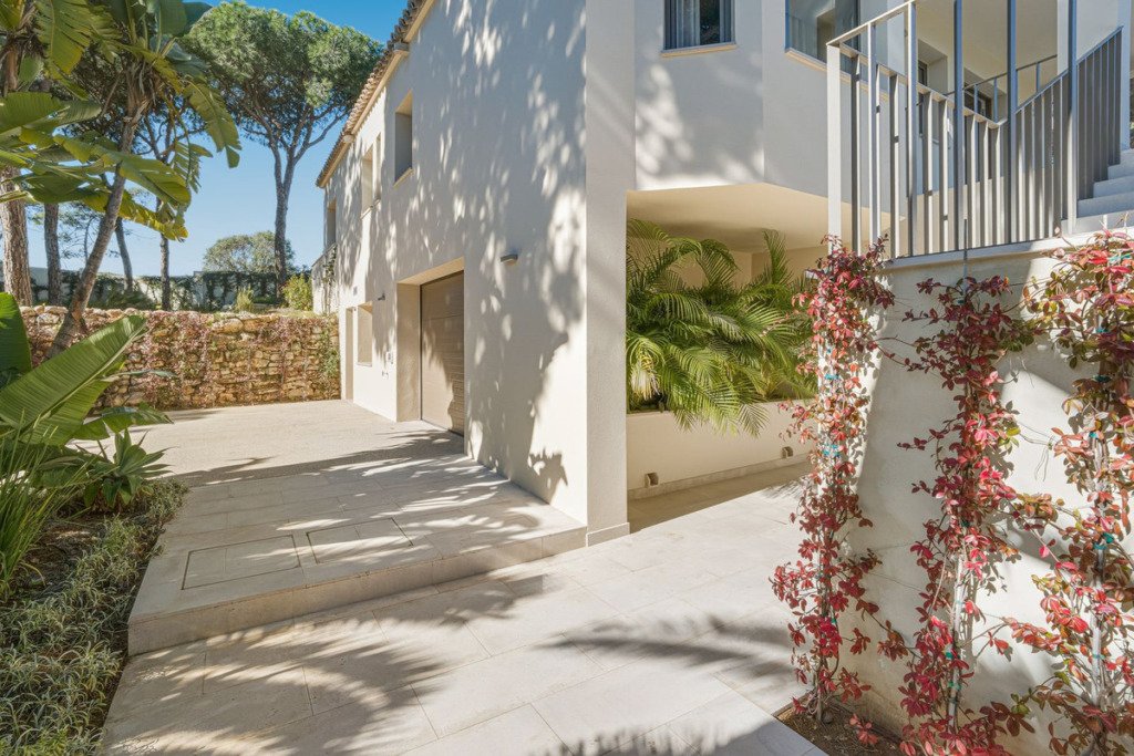 Detached Villa — Hacienda Las Chapas