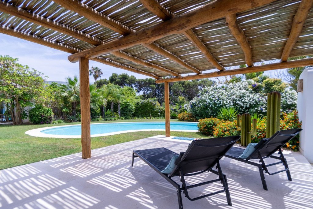 Villa – Chalet — Guadalmina Baja