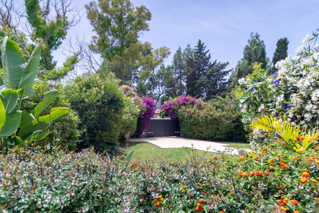 Villa – Chalet — Guadalmina Baja