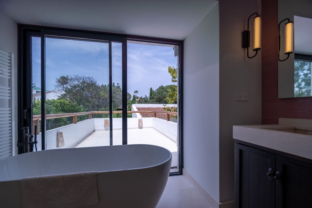 Villa – Chalet — Guadalmina Baja