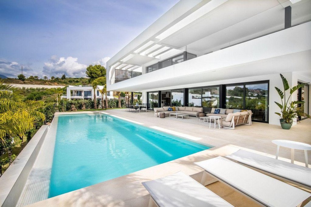 Detached Villa — Nueva Andalucía