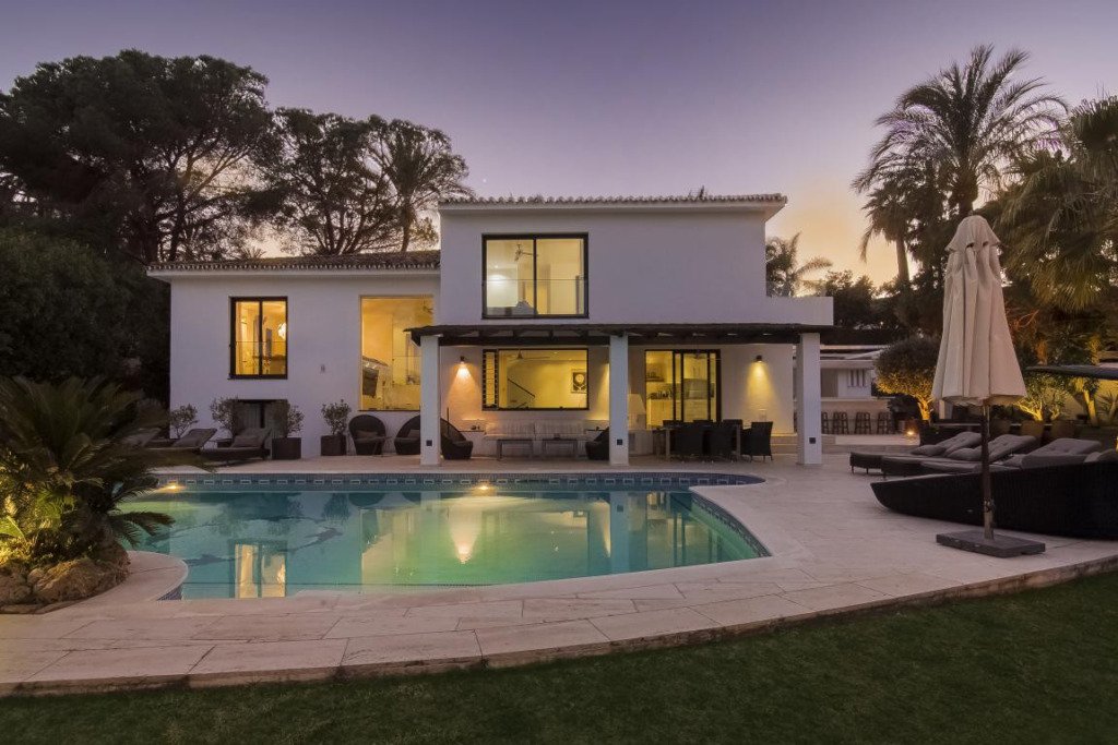 Villa – Chalet — Nueva Andalucía