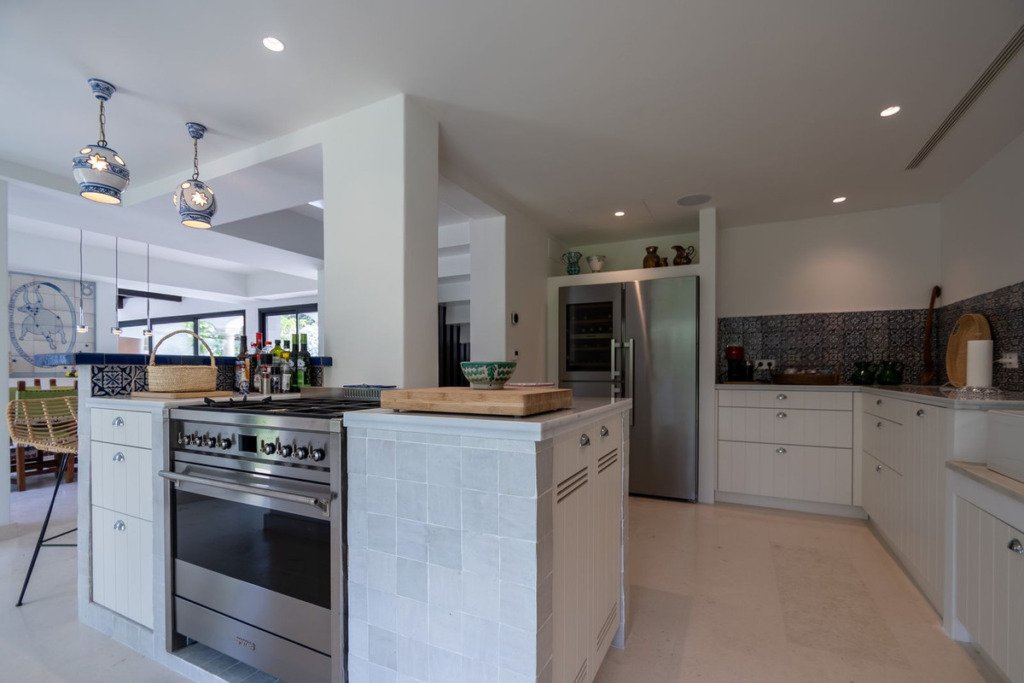 Villa – Chalet — Guadalmina Baja