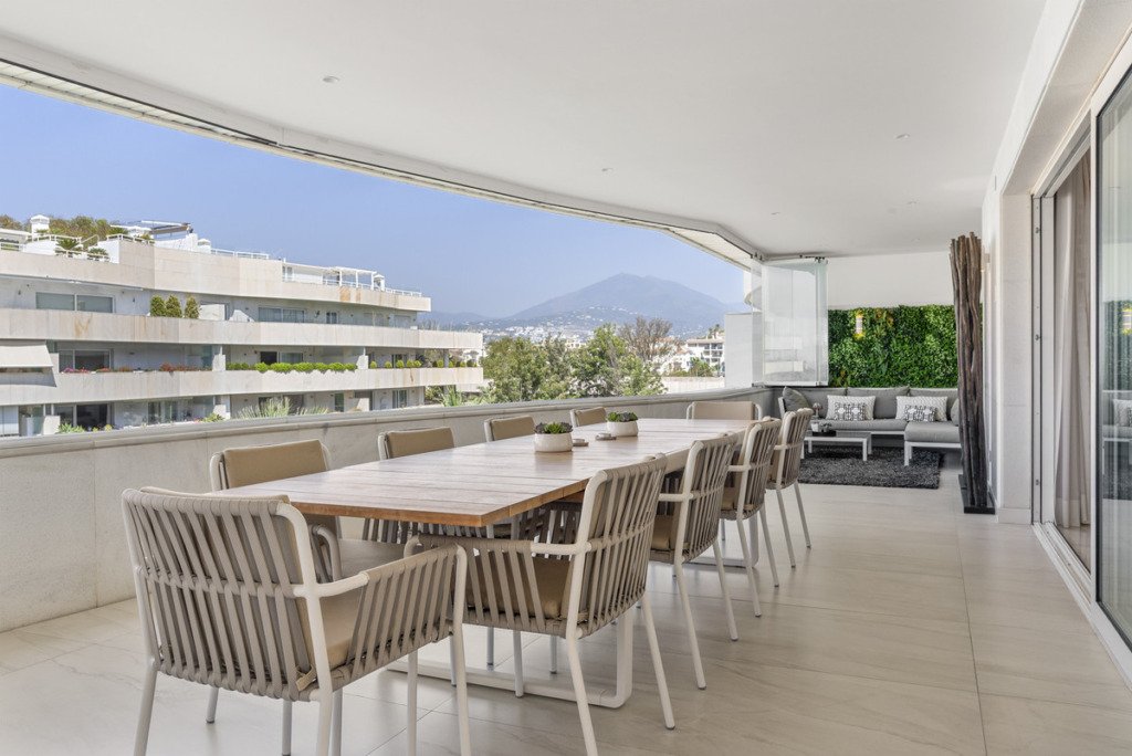 Middle Floor Apartment — Puerto Banús