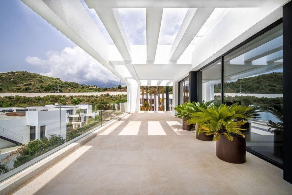Detached Villa — Nueva Andalucía