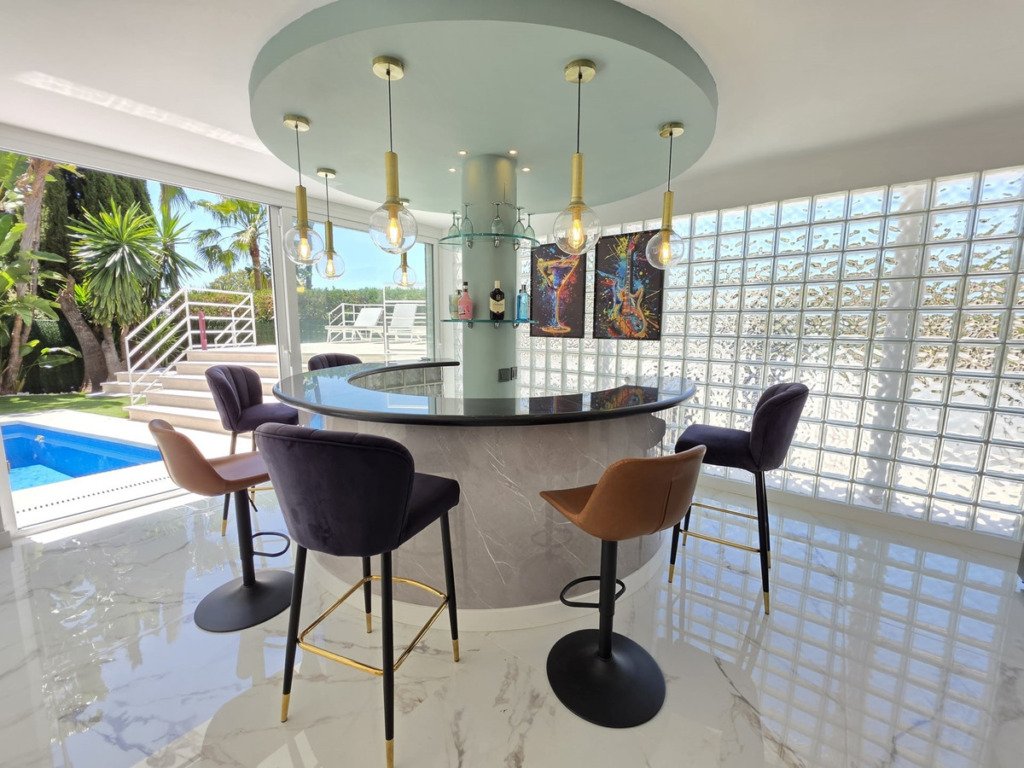 Villa – Chalet — Nueva Andalucía