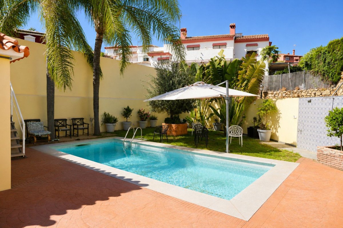 Villa – Chalet — Marbella