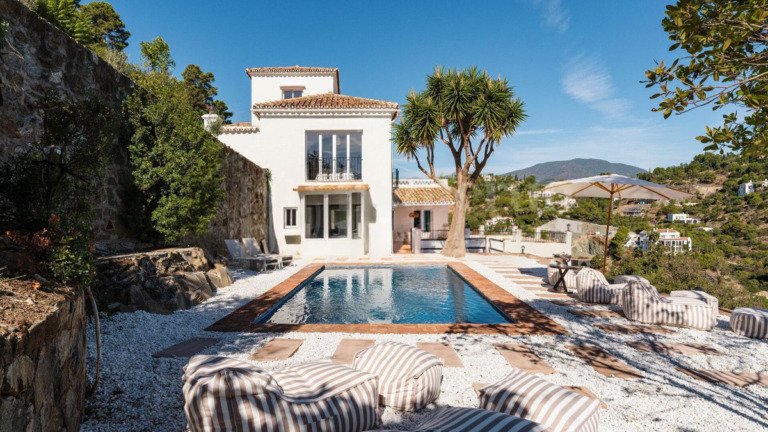 Detached Villa — El Madroñal