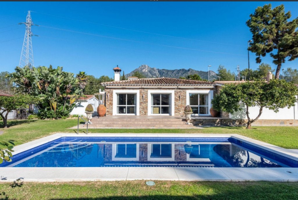 Villa – Chalet — The Golden Mile