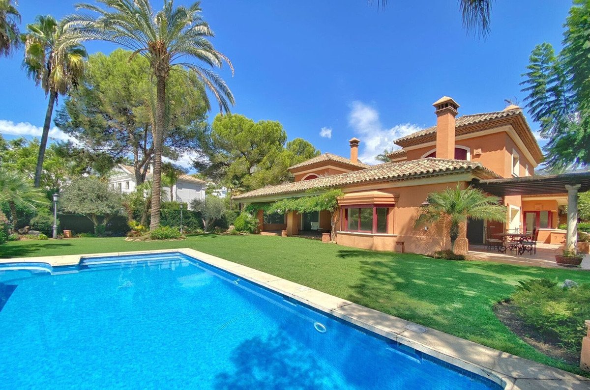 Villa – Chalet — Sierra Blanca