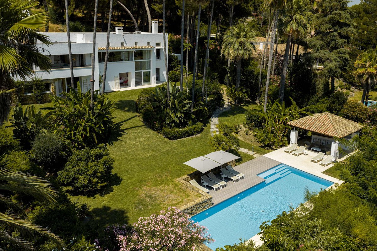 Detached Villa — The Golden Mile