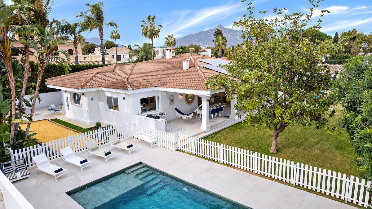 Detached Villa — Cortijo Blanco