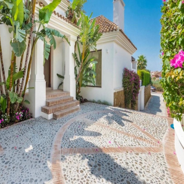 Detached Villa — The Golden Mile