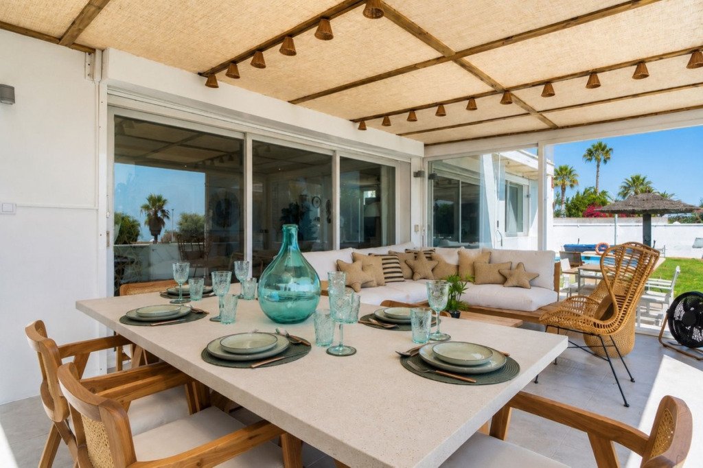 Detached Villa — New Golden Mile