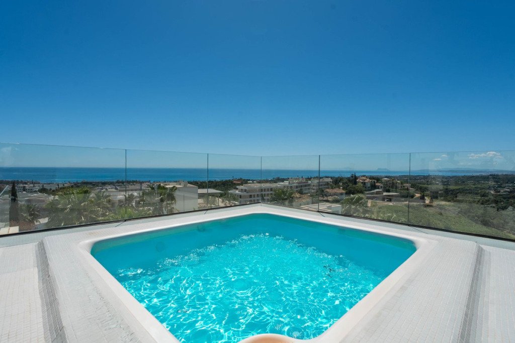 Detached Villa — Estepona