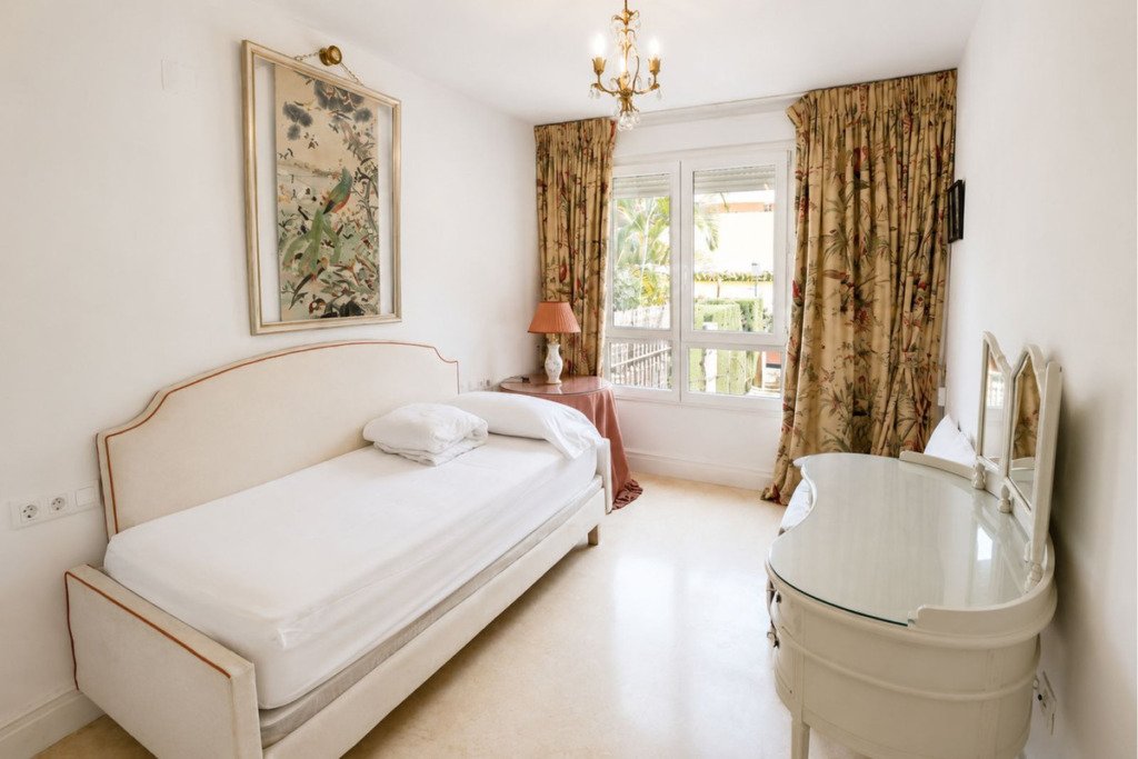 Apartamento Planta Media — Marbella